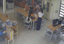 Let's watch the teacher dipping shoeplay in her office 23