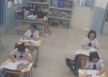 Why isn't she wearing stockings in this cold weather?