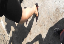 Intentionally kicked off the beauty's high heels 2