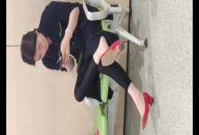 Sometimes we can find a dangling queen from hospital waiting area 2