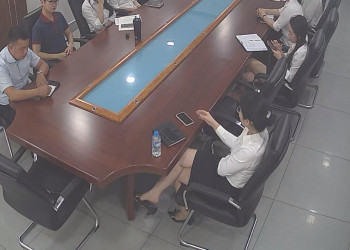 They are having a meeting 3