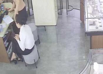 The new jewelry store hostess dangling show today 2