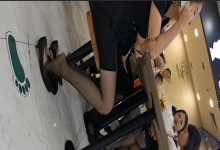 Catch office lady relax her sexy black nylon feet from restaurant