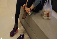 It's a great opportunity to watch lady's feet as her buying shoes 16