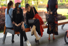 The lady remove heels relax her fat sexy feet