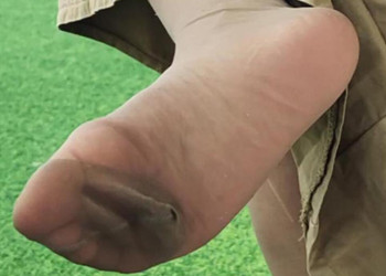The young mama's sexy nylon sole
