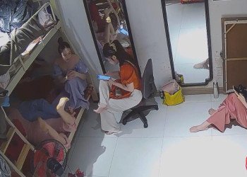 They change into beautiful dresses of different colors every day 2