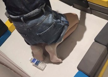 The beautiful woman in short white stockings show us her sexy sole