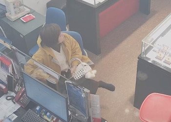 Black nylon VS White nylon 2