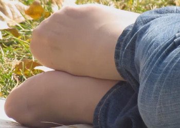 The beautiful girl took off her high heels and relaxed her feet 4