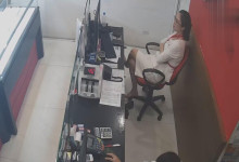 The jewelry store hostess shoeplay queen is here 2