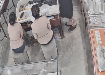 The jewelry store girls in black nylon dipping shoeplay daily show 16