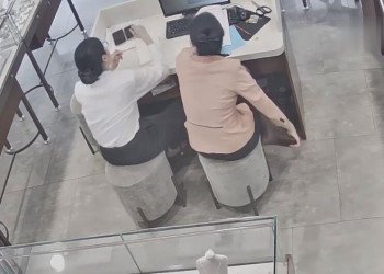 The jewelry store girls in black nylon dipping shoeplay daily show 19