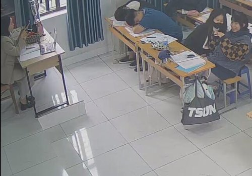 I am not sure if she is in nylon 15