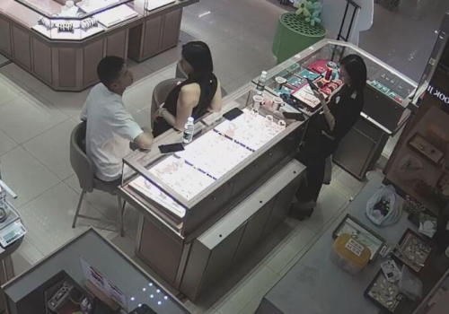 The new jewelry store hostess dipping shoeplay 2