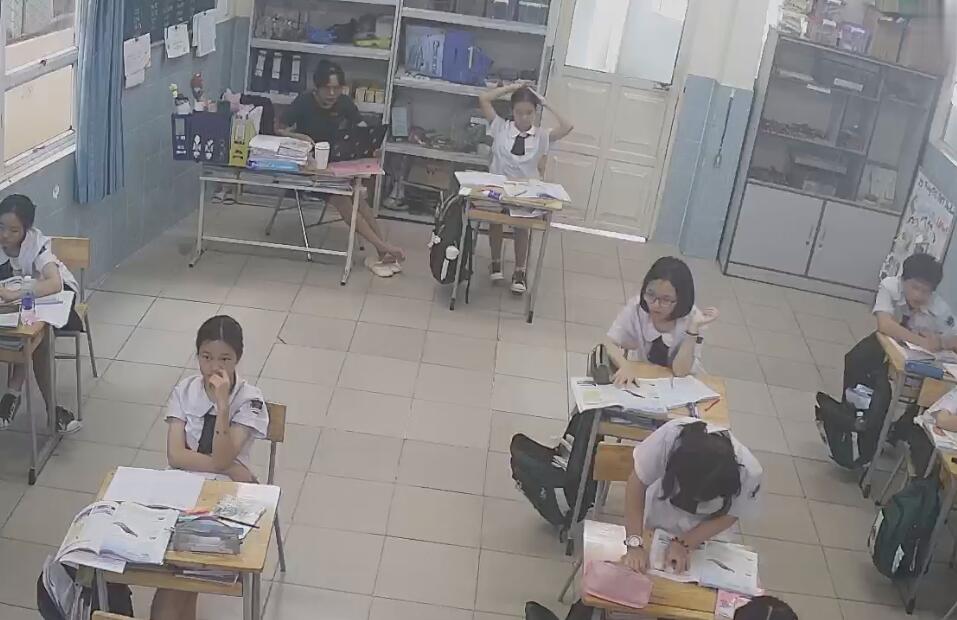 I wish the teacher in nylon next time