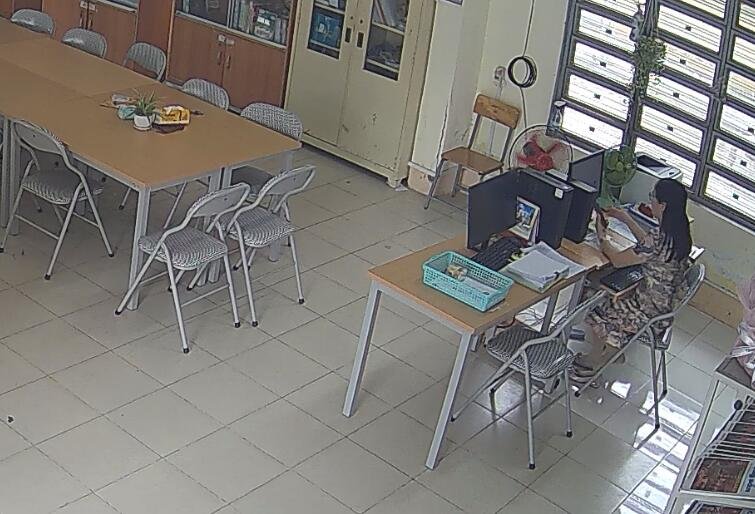 Let's watch the teacher dipping shoeplay in her office 57