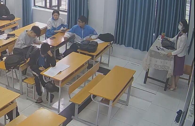 The teacher dangling shoeplay and dipping many times during class 66