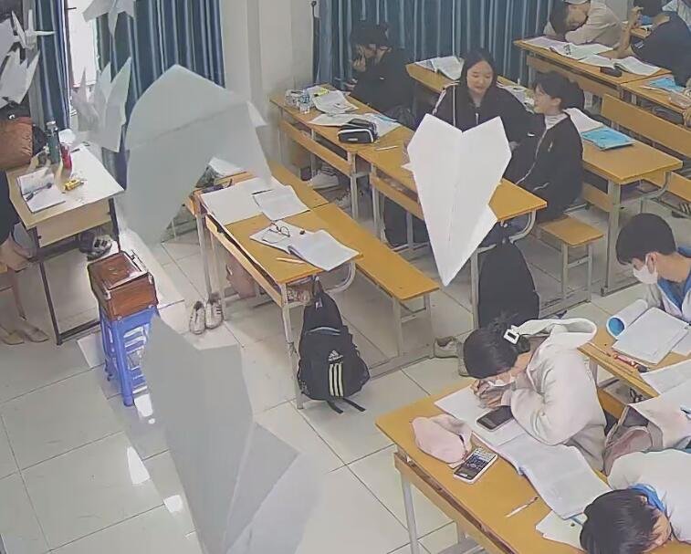 The teacher dangling shoeplay and dipping many times during class 69