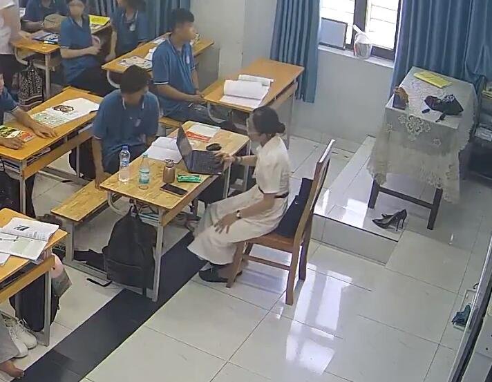 She is the shoeplay queen of teachers 42