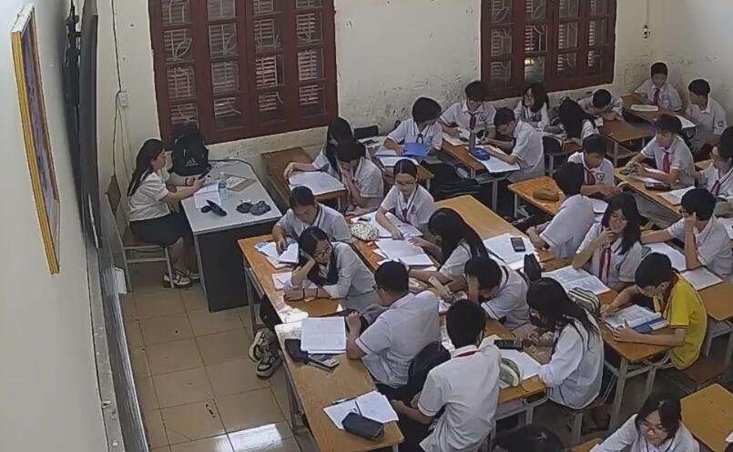 The cute teacher remove shoes in class