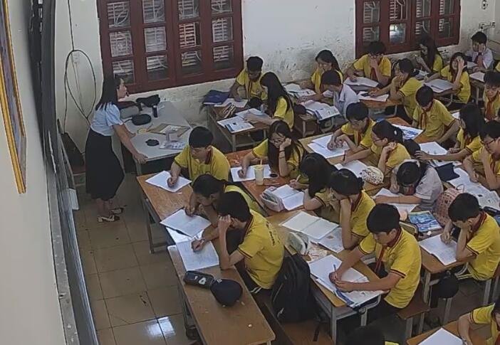 The pretty teacher remove heels and relax her tired feet 2