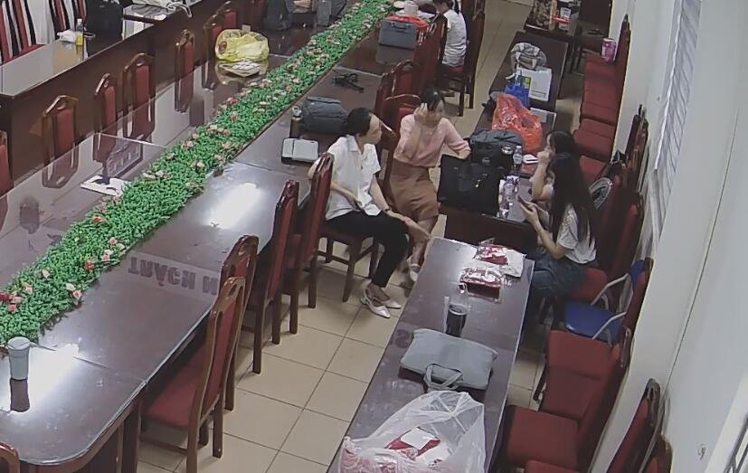 The teacher dipping and shoeplay after class in her office 5