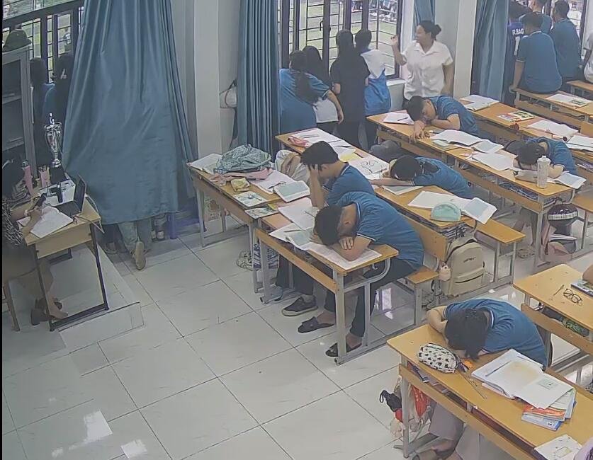 I don't know if she in nylon