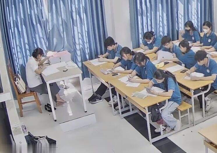 The teacher remove heels and footmassage by herself when having a lesson 6