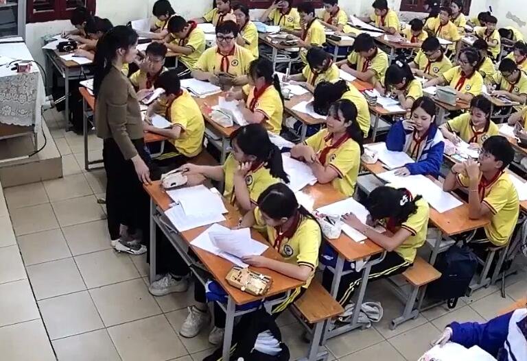 I hope she in nylon next time 2