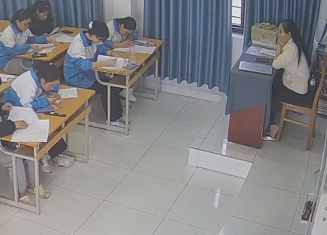 I am not sure if she is in nylon 13