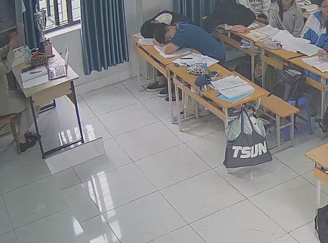 I am not sure if she is in nylon 15