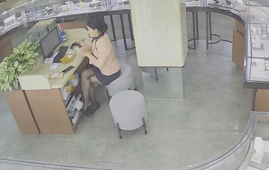 The new jewelry store dangling shoeplay queen is here 2