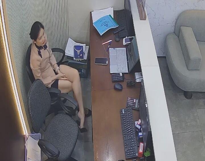 The dangling shoeplay text book 16