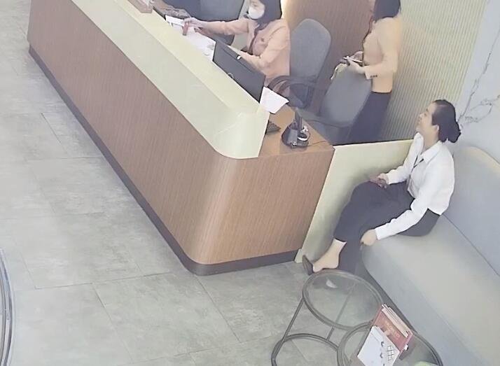 The new jewelry store hostess dangling show today 3