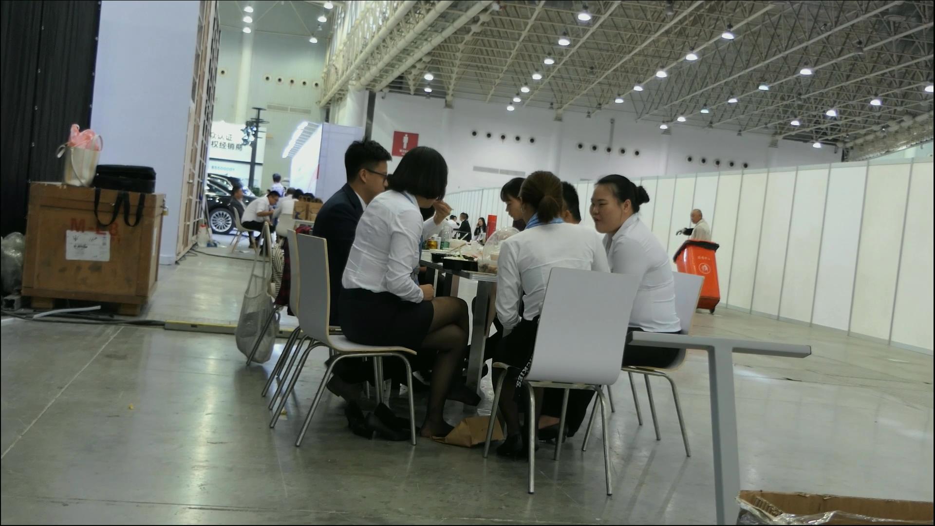 Tattoo girl shoeplay when lunch