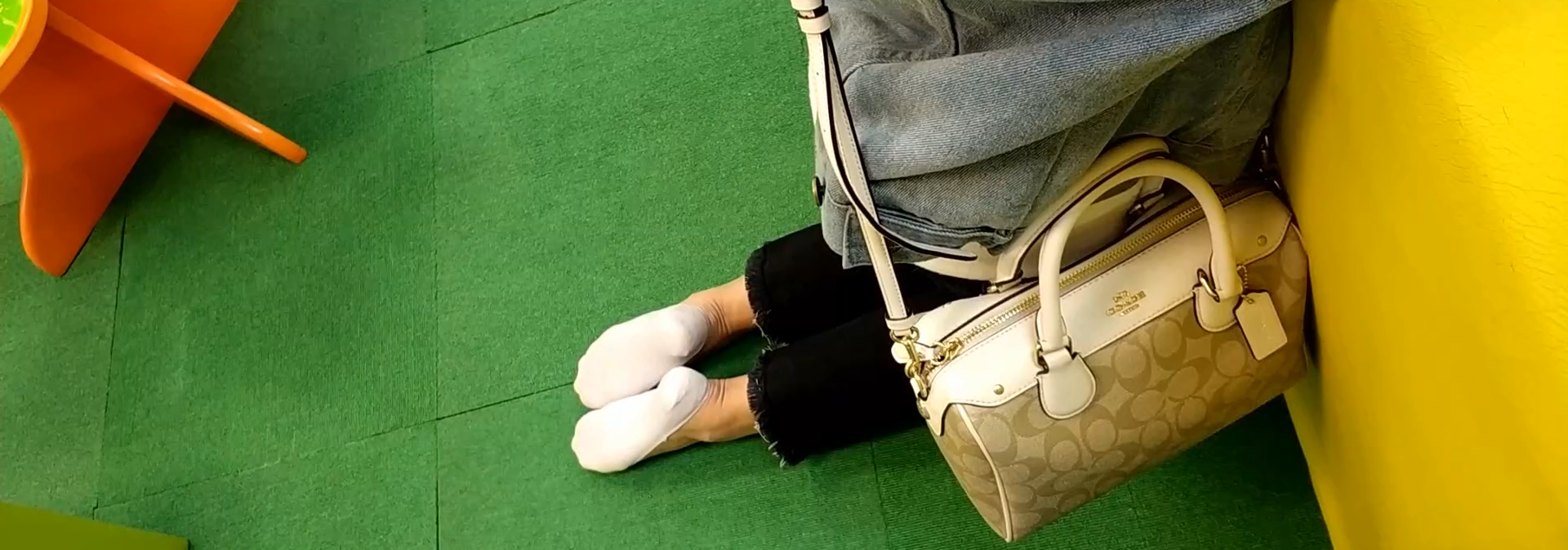 Lots of mother&#039;s nylon feet from kids activity centre 2