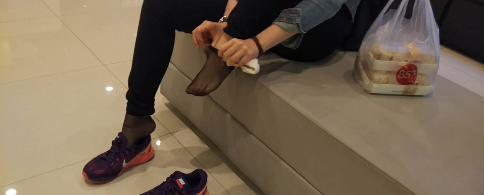 It&#039;s a great opportunity to watch lady&#039;s feet as her buying shoes 16