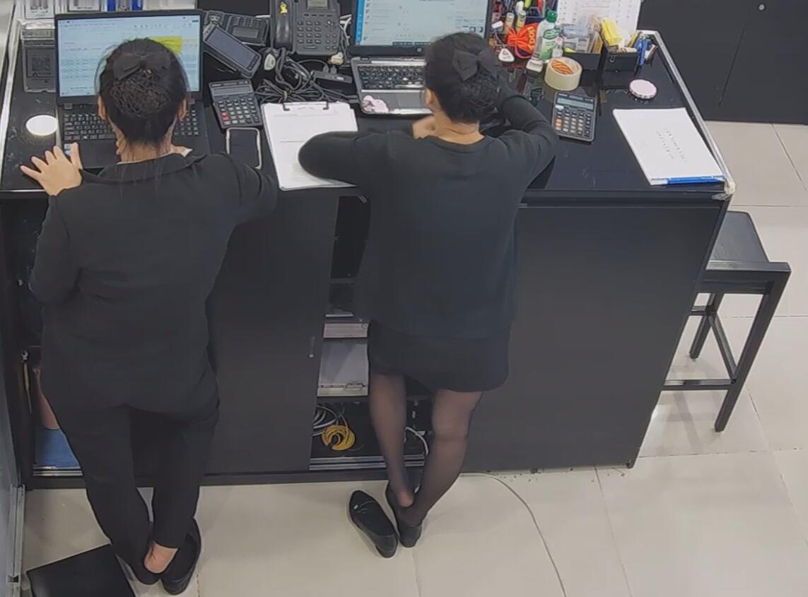 The jewelry store hostess in black nylon show us her cute feet! 143