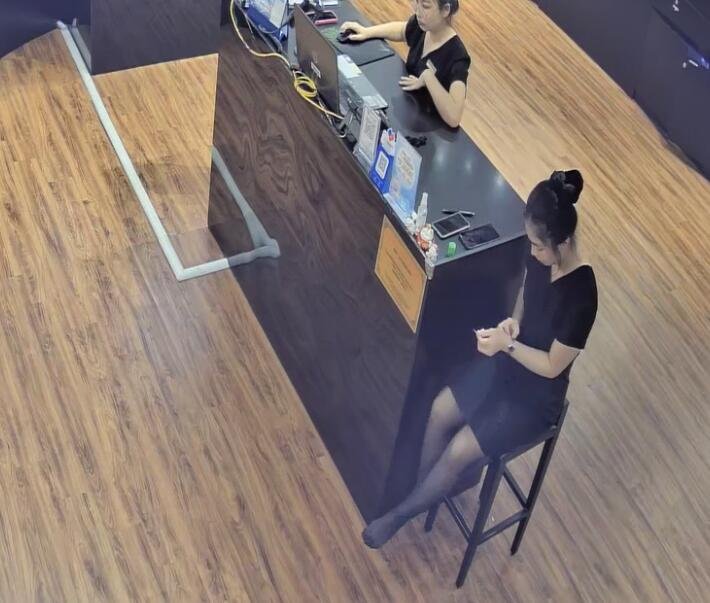 The jewelry store hostess in black nylon show us her cute feet! 211