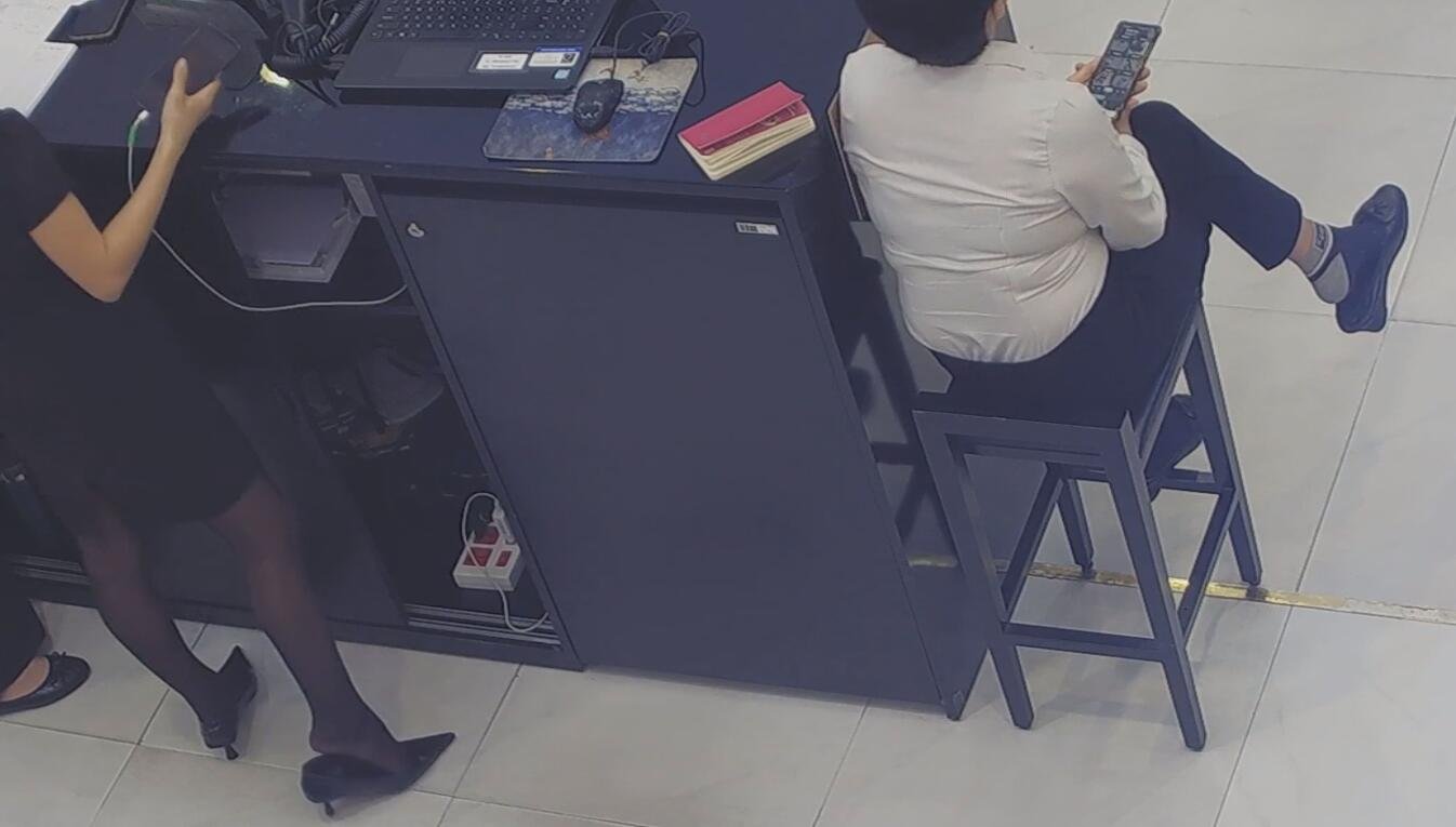 The jewelry store hostess in black nylon show us her cute feet! 227