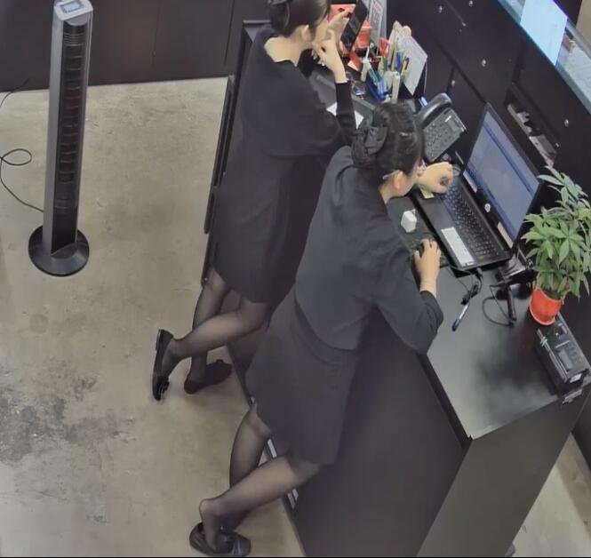 The jewelry store hostess in black nylon show us her cute feet! 232