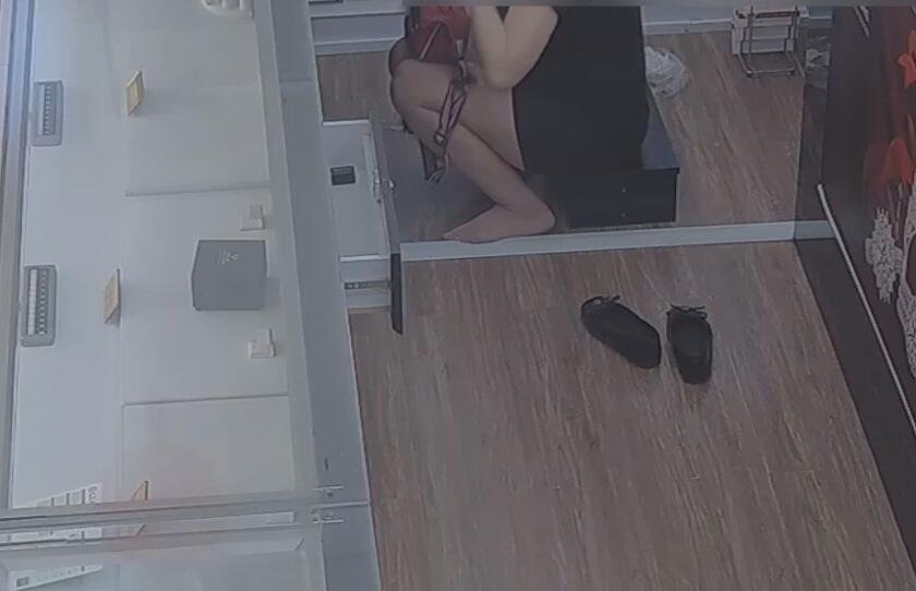 The jewelry store hostess in white nylon show us her cute feet! 236