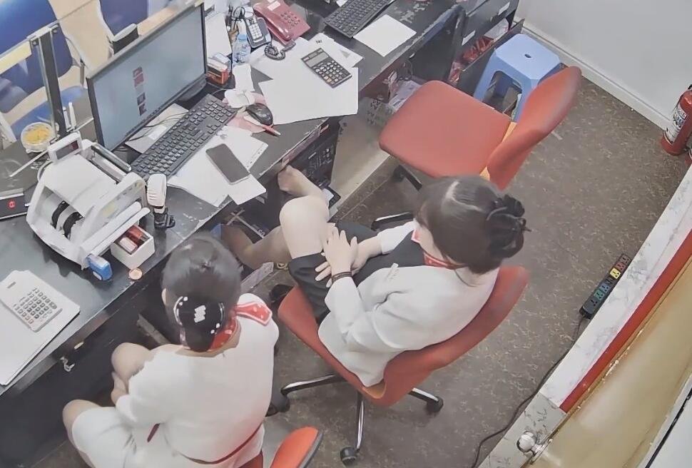 The jewelry store hostess manager show us her cute feet