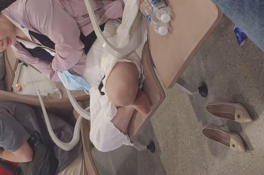 The pretty show us her perfect nylon feet 2