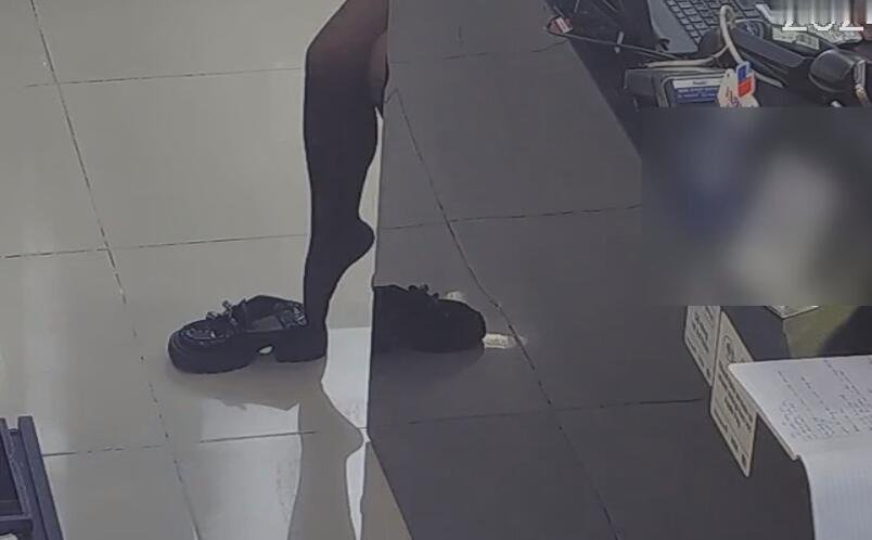 The jewelry store hostess in black nylon show us her cute feet! 254