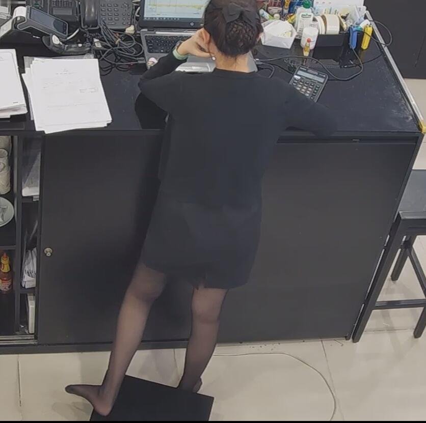 The jewelry store hostess in black nylon show us her cute feet! 255