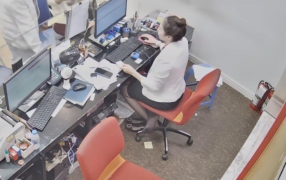 She is the most likes to shoeplay whether standing or sitting down 16
