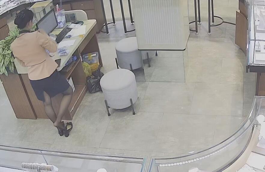 The new jewelry store dangling shoeplay queen is here 6