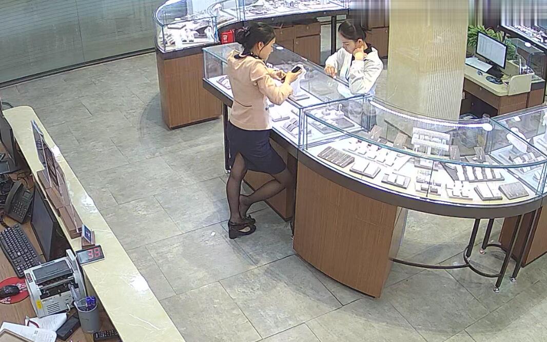 The new jewelry store dangling shoeplay queen is here 7